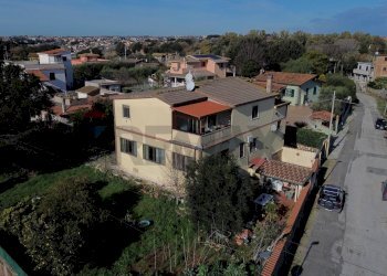 Edificio all\'aperto - Four-room apartment Via dei Canarini
 
1 A, Aprilia - photo 1