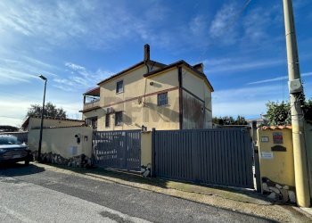 Casa all\'aperto - Four-room apartment Via dei Canarini
 
1 A, Aprilia - photo 3