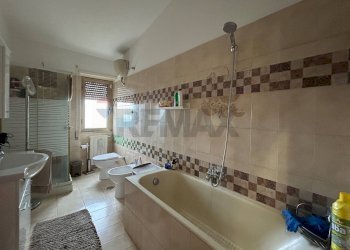 Bagno - Four-room apartment Via dei Canarini
 
1 A, Aprilia - photo 46