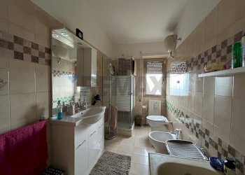 Bagno - Four-room apartment Via dei Canarini
 
1 A, Aprilia - photo 47