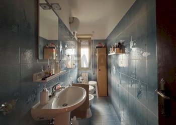 Bagno - Four-room apartment Via dei Canarini
 
1 A, Aprilia - photo 51