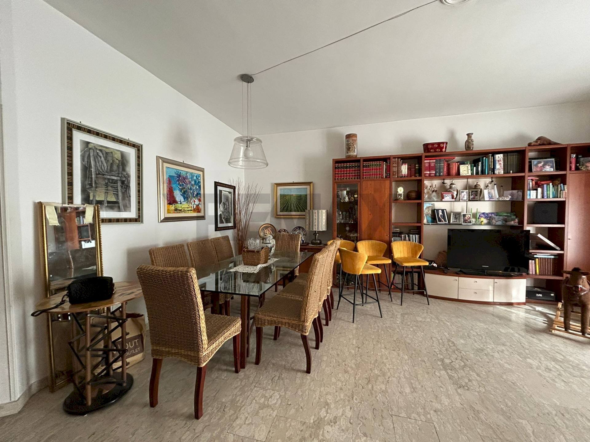 Sala da pranzo - Trilocale via degli oleandri
 
42, Aprilia - foto 2