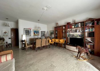 Sala da pranzo - Trilocale via degli oleandri
 
42, Aprilia - foto 3