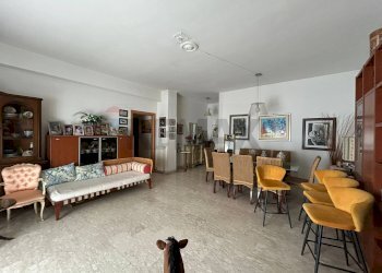 Sala da pranzo - Trilocale via degli oleandri
 
42, Aprilia - foto 4