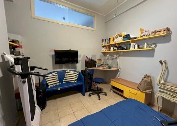 Camera / camera da letto - Trilocale via degli oleandri
 
42, Aprilia - foto 16