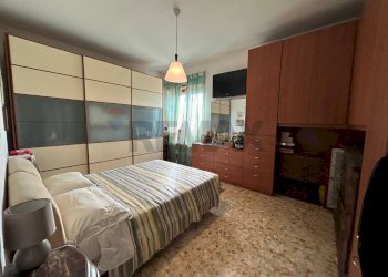 Camera / camera da letto - Trilocale via degli oleandri
 
42, Aprilia - foto 21