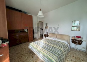 Camera / camera da letto - Trilocale via degli oleandri
 
42, Aprilia - foto 24
