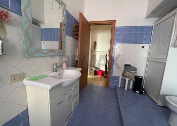 Bagno - Trilocale via degli oleandri
 
42, Aprilia - foto 28
