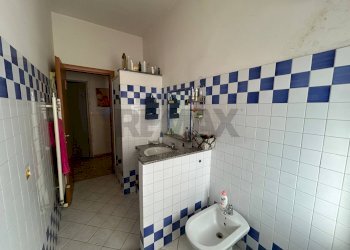 Bagno - Trilocale via degli oleandri
 
42, Aprilia - foto 33