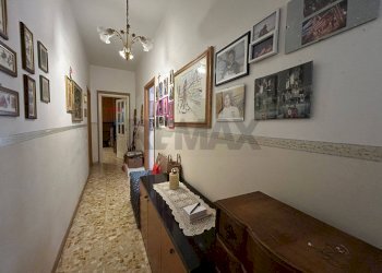 Hall / corridoio - Trilocale via degli oleandri
 
42, Aprilia - foto 36