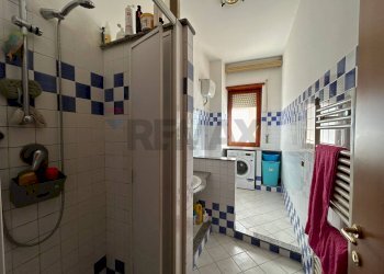 Bagno - Trilocale via degli oleandri
 
42, Aprilia - foto 40