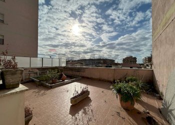 Terrazza - Trilocale via degli oleandri
 
42, Aprilia - foto 41