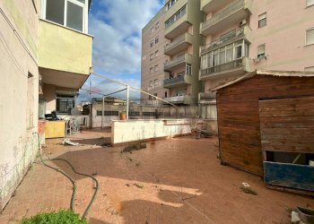 Edificio all\'aperto - Trilocale via degli oleandri
 
42, Aprilia - foto 42