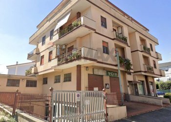 Edificio all\'aperto - Box Via Leonardo da vinci
 
52, Aprilia - photo 1
