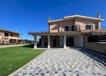Casa all\'aperto - Villa Pomezia - photo 1