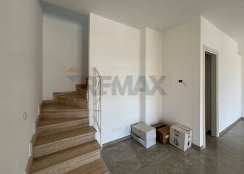 Scale - Villa Pomezia - photo 15