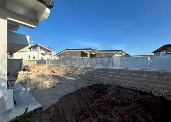 Edificio all\'aperto - Casa semi indipendente Via Guardapasso
1, Aprilia - foto 9