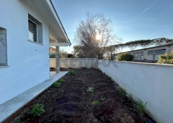 Giardino - Casa semi indipendente Via Guardapasso
1, Aprilia - foto 14