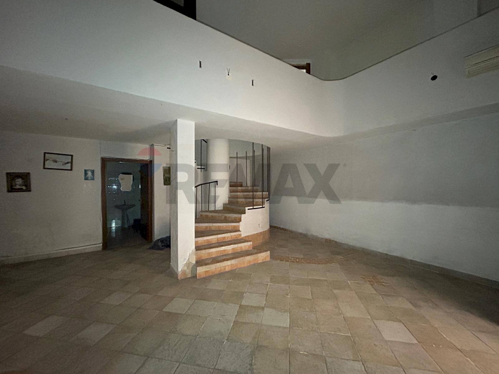 Stanza vuota - Commercial Premises dei tinozzi
SNC, Nettuno - photo 2