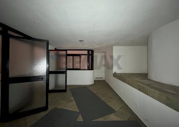 Hall / corridoio - Commercial Premises dei tinozzi
 
SNC, Nettuno - photo 18