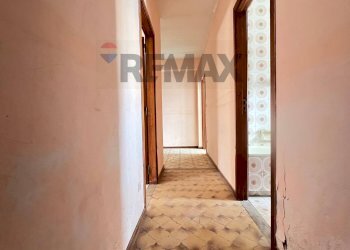 Hall / corridoio - Four-room apartment Via Savignano
 
32, Sciacca - photo 17