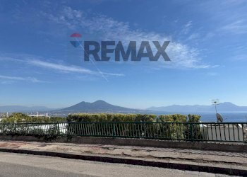 Vista delle montagne - Appartamento Napoli - foto 2