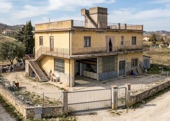 Foto 1 - Trilocale VIA POLVERIGI
63, Roma - foto 1