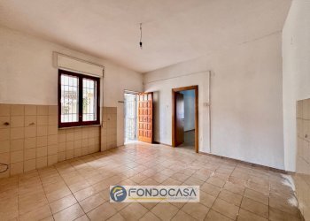 Foto 3 - Three-room apartment VIA UGO FOSCOLO, Aversa - photo 3