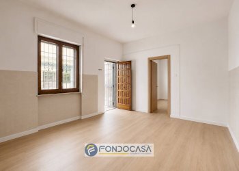 Foto 4 - Three-room apartment VIA UGO FOSCOLO, Aversa - photo 4