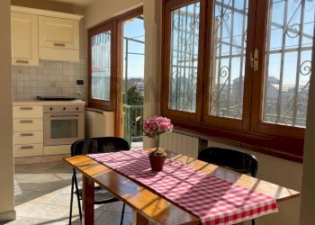 Sala da pranzo - Semi-detached house Via Cristoforo Colombo
 
56, Moncalieri - photo 20
