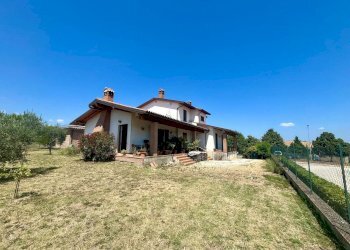 facciata - Villa via della Pace
 
3, Marsciano - foto 1
