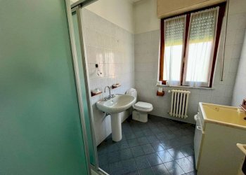 Bagno - Four-room apartment via Giovanni Giolitti, 2, Chieri - photo 16