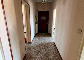 Corridoio - Four-room apartment via Giovanni Giolitti, 2, Chieri - photo 17