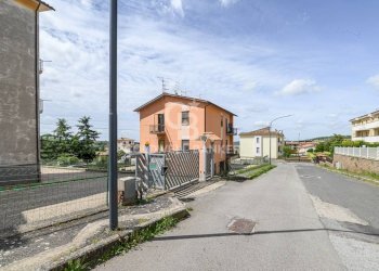 Foto 2 - Quadrilocale Via Toscana
 
12, Monte Romano - foto 2