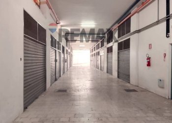 Edificio all\'aperto - Box VIA TOLOMEO
 
136, Trani - photo 1