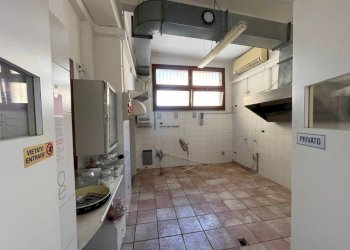 Interno non residenziale - Shop via Giuseppe Garibaldi, 28, Vimercate - photo 32