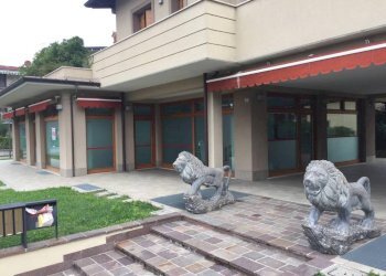 Facciata - Negozio via Dottor Aldo Madruzza, 37, Paratico - foto 13