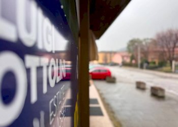 Cortile interno - Negozio via Alessandro Volta, 32, Ponte Lambro - foto 8