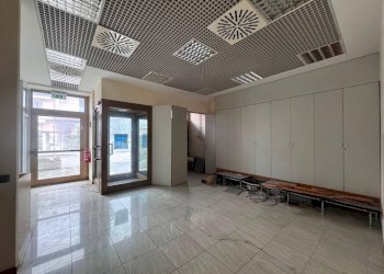 Interno non residenziale - Negozio via Alessandro Volta, 32, Ponte Lambro - foto 20