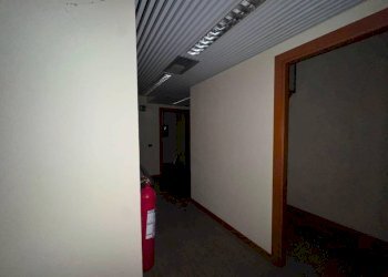 Interno non residenziale - Negozio via Alessandro Volta, 32, Ponte Lambro - foto 27