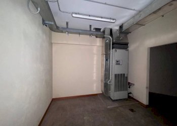 Interno non residenziale - Negozio via Alessandro Volta, 32, Ponte Lambro - foto 29