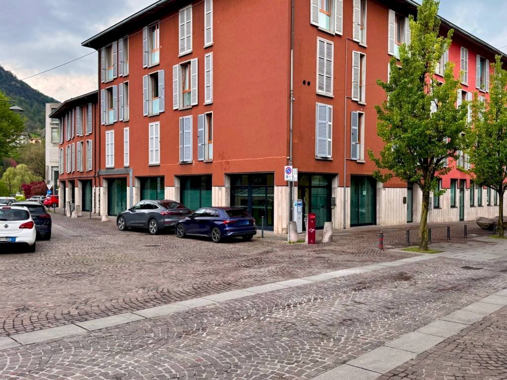 Facciata - Shop via Giuseppe Mazzini, 177, Albino - photo 2