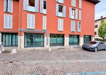 Facciata - Shop via Giuseppe Mazzini, 177, Albino - photo 9
