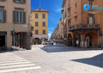 Piazza Péontida - Office piazza Pontida, 7, Bergamo - photo 10