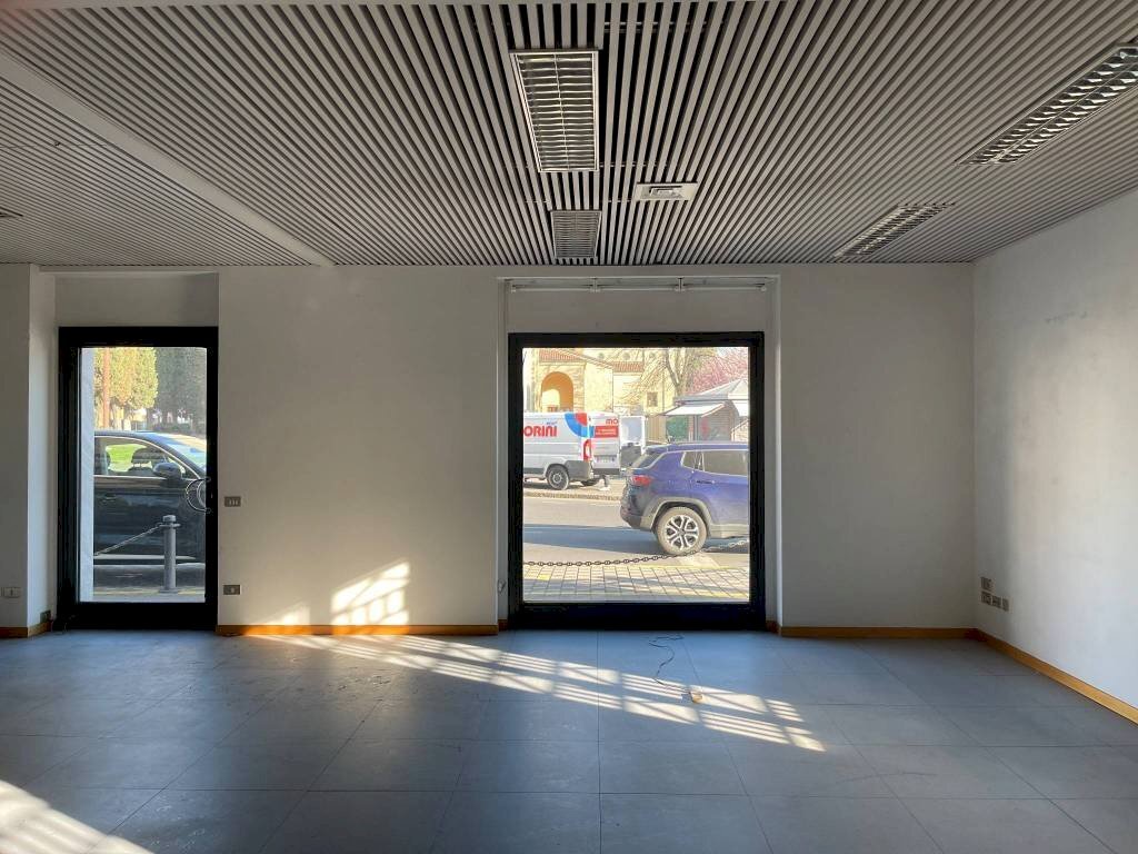 Negozio - Shop via Gianbattista Moroni, 316, Bergamo - photo 2