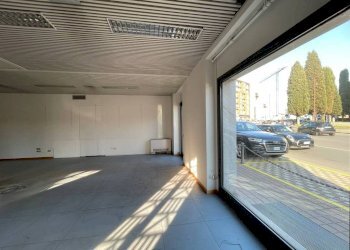 Negozio - Negozio via Gianbattista Moroni, 316, Bergamo - foto 9