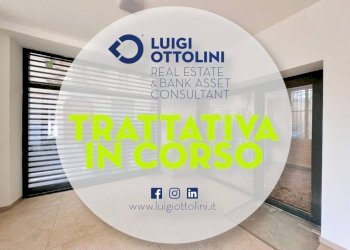 Interno non residenziale - Shop via San Francesco d'Assisi, 4, Bergamo - photo 1
