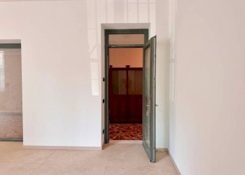 Interno palazzo - Shop via San Francesco d'Assisi, 4, Bergamo - photo 12