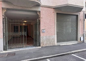 Facciata - Shop via San Francesco d'Assisi, 4, Bergamo - photo 20