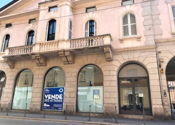 Facciata - Negozio via Luigi Ornato, 12, Milano (zona Niguarda) - foto 8
